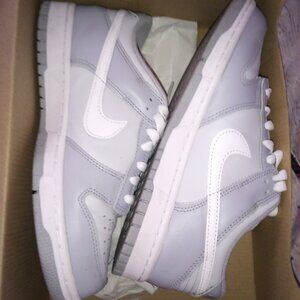 Nike Dunk low Gray and white